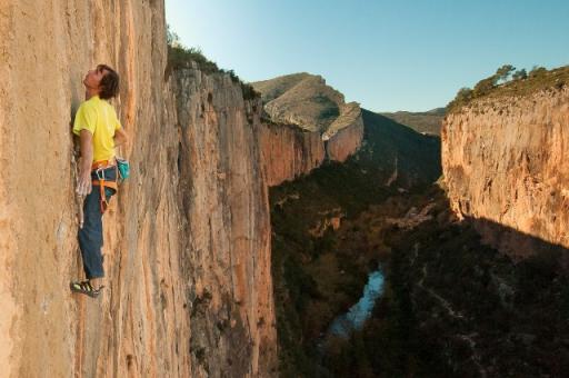 first ascent onsight of Siempre se Puede Hacer Menos 8c at Chulilla in Spain PlanetMountain
