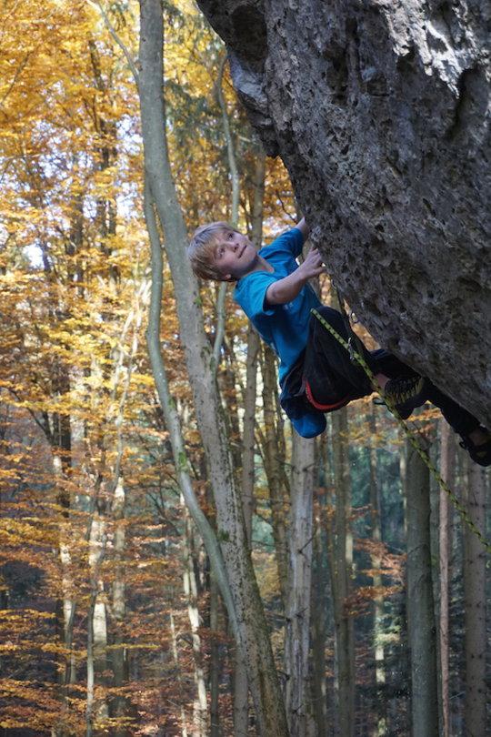 Josh Ibbertson Hitchhike the Plane 7c