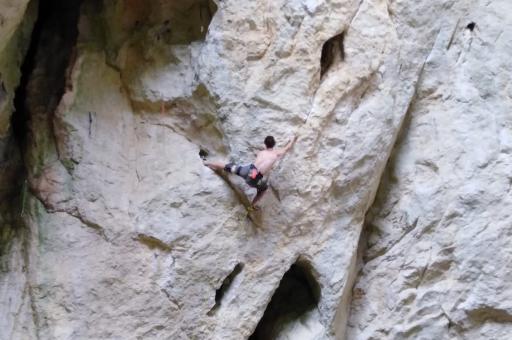Adam Ondra Vranjaca Golden Vagina 8c fb croatia climbing guidebook